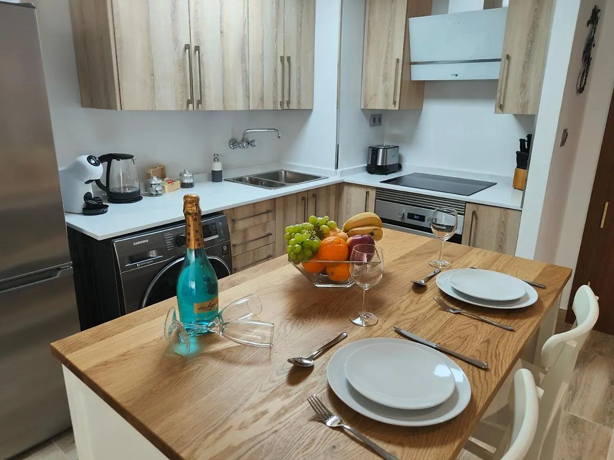City Central Apartment With Large Patio By Namaste Elite Torremolinos