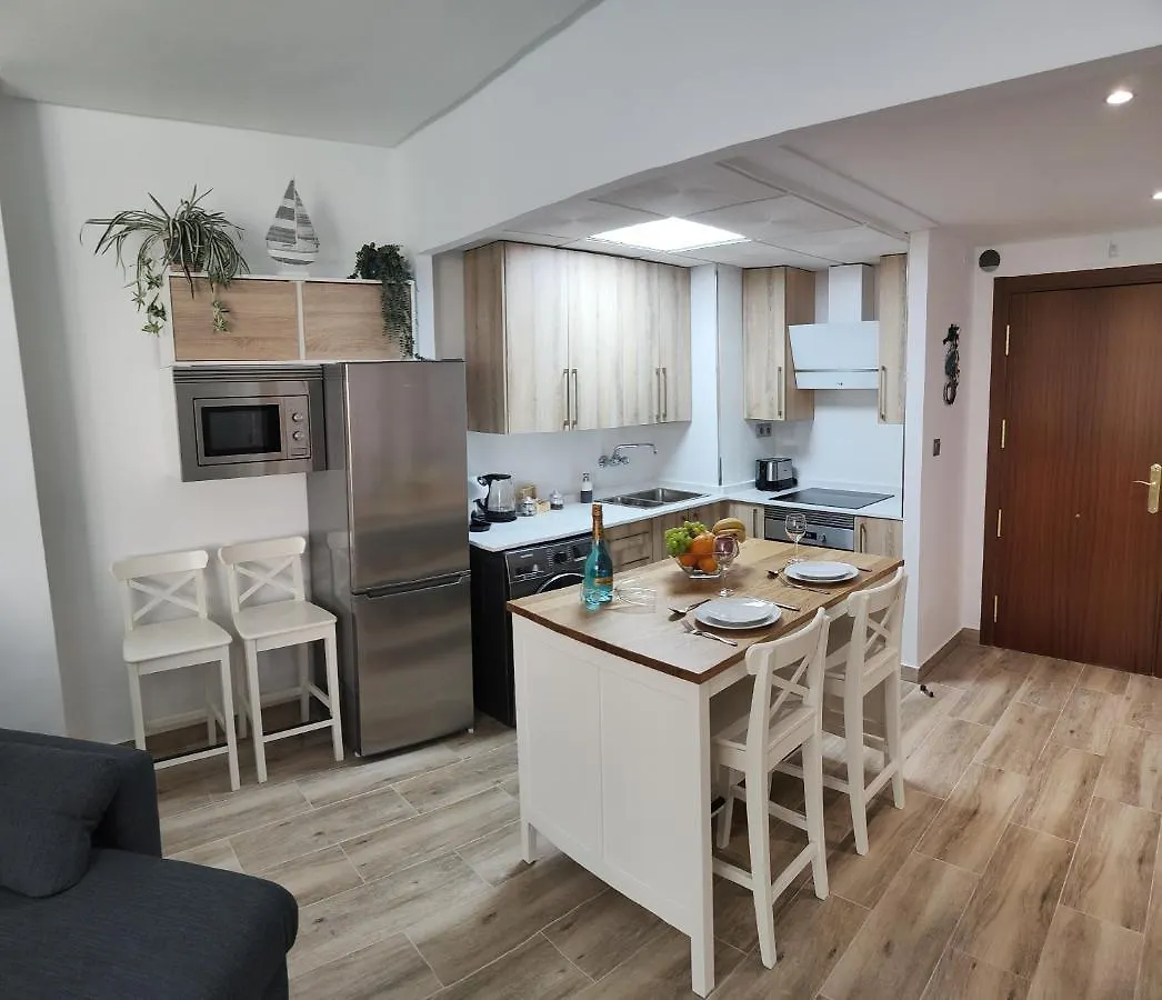 City Central Apartment With Large Patio By Namaste Elite Torremolinos